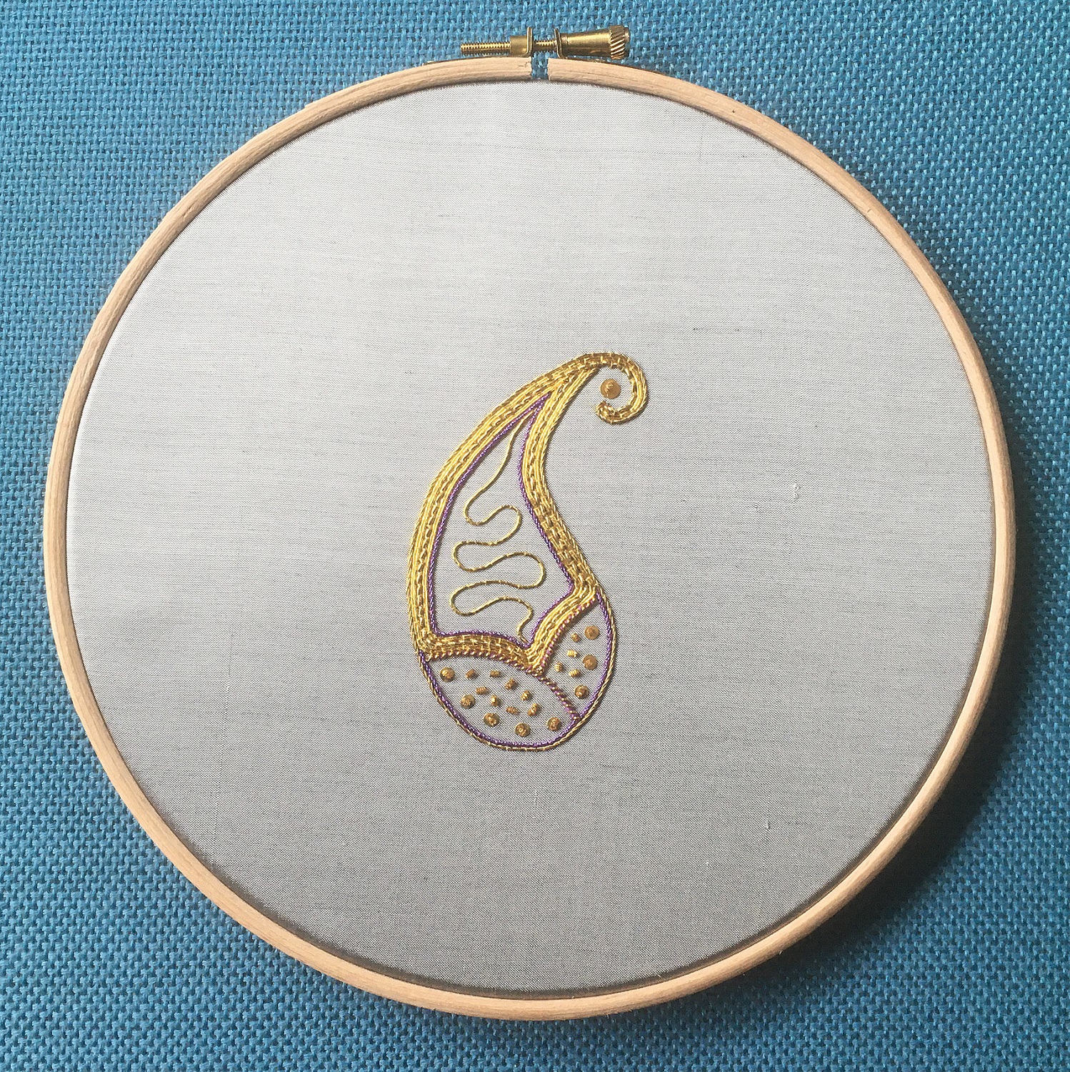 HCP23065 NF Golden Paisley 1 1500px Golden paisley finished piece