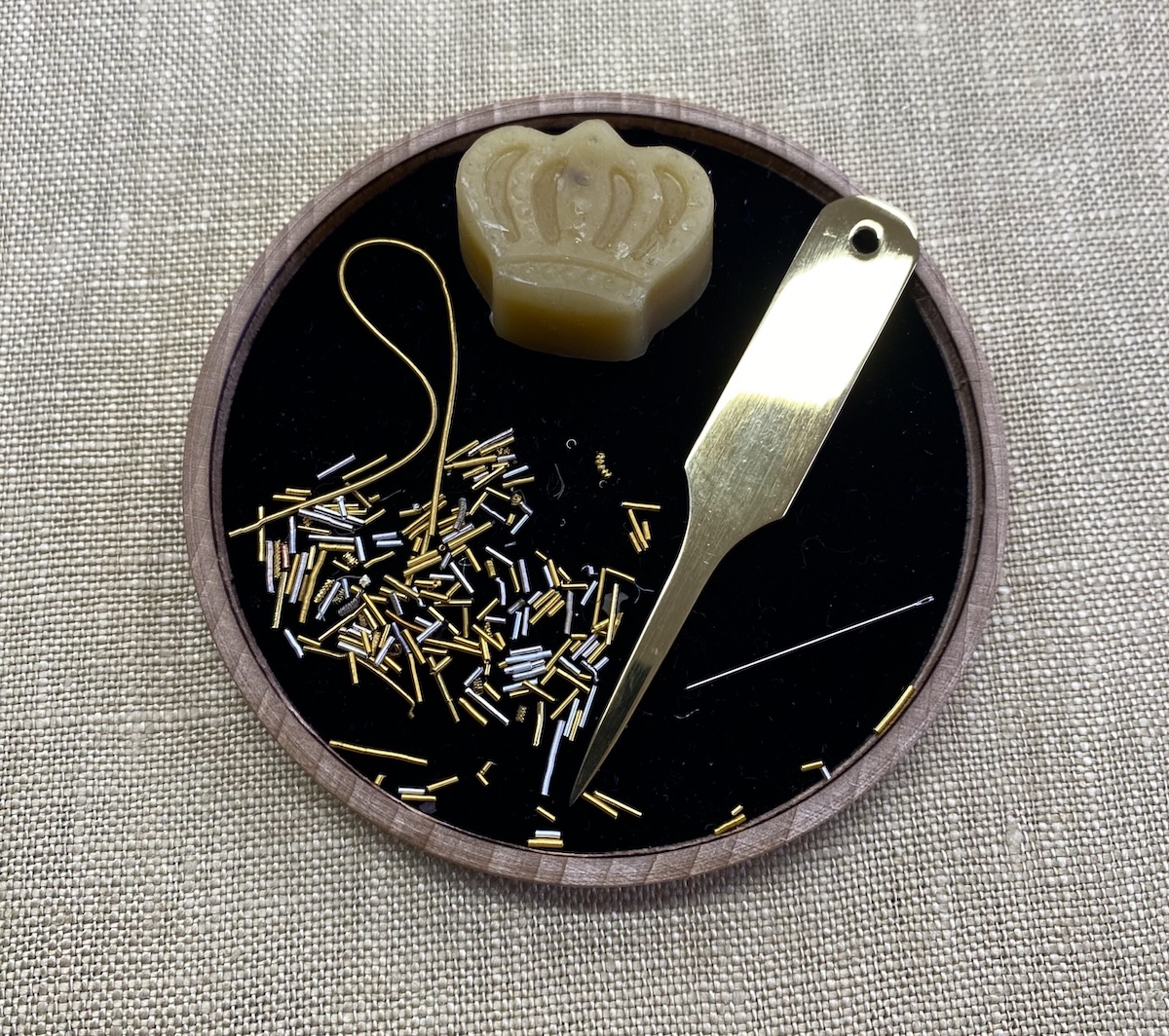 wooden-velvet-goldwork-and-bead-tray