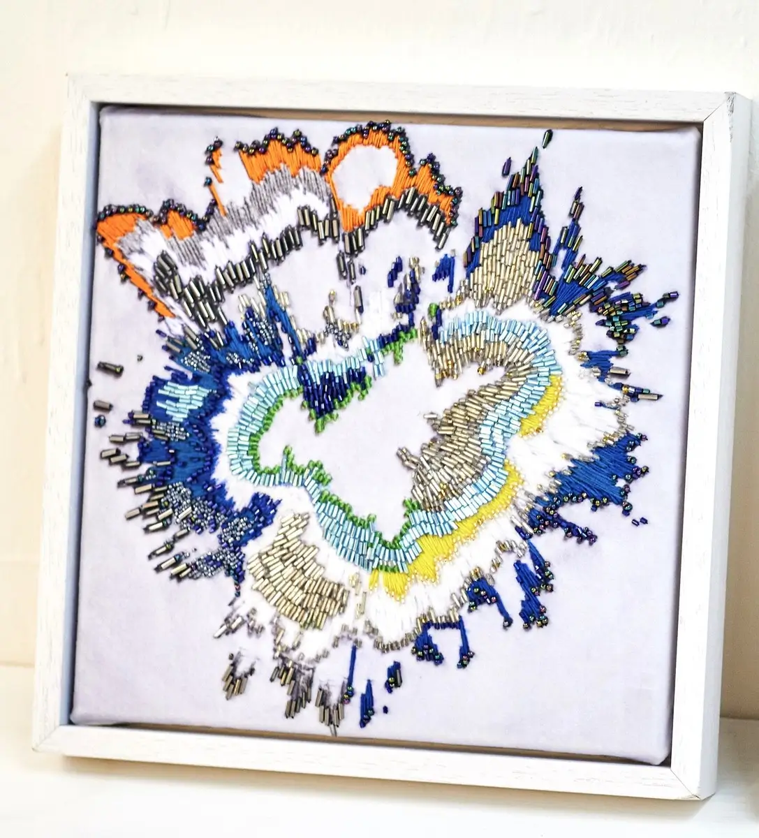 Creative_Contemporary_embroidery_and_beading_HCP26057_Isabel_Greenslade_03