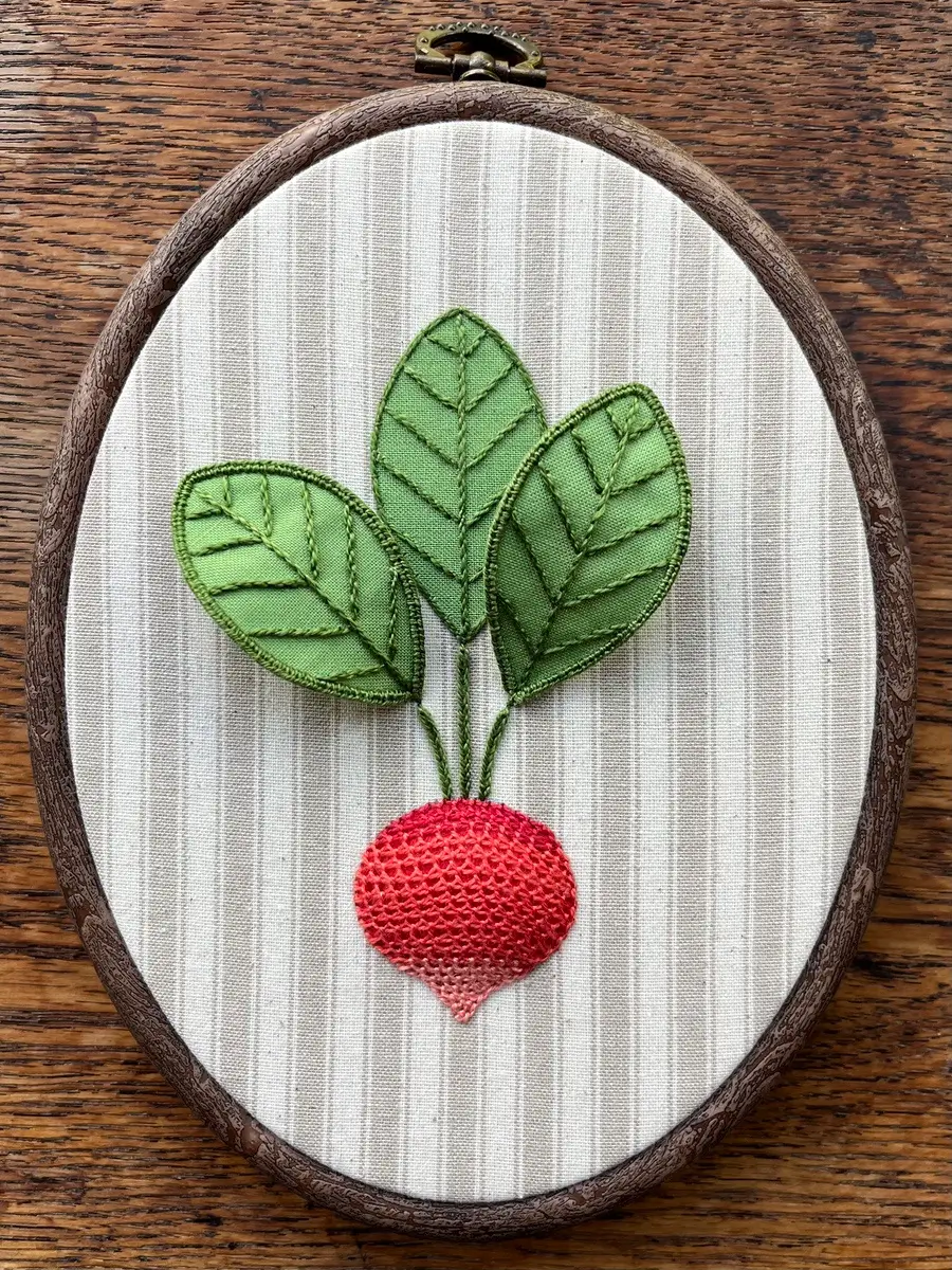 Introduction_to_Stumpwork_The_Raddish_HCP26042_Sue_Kim_01