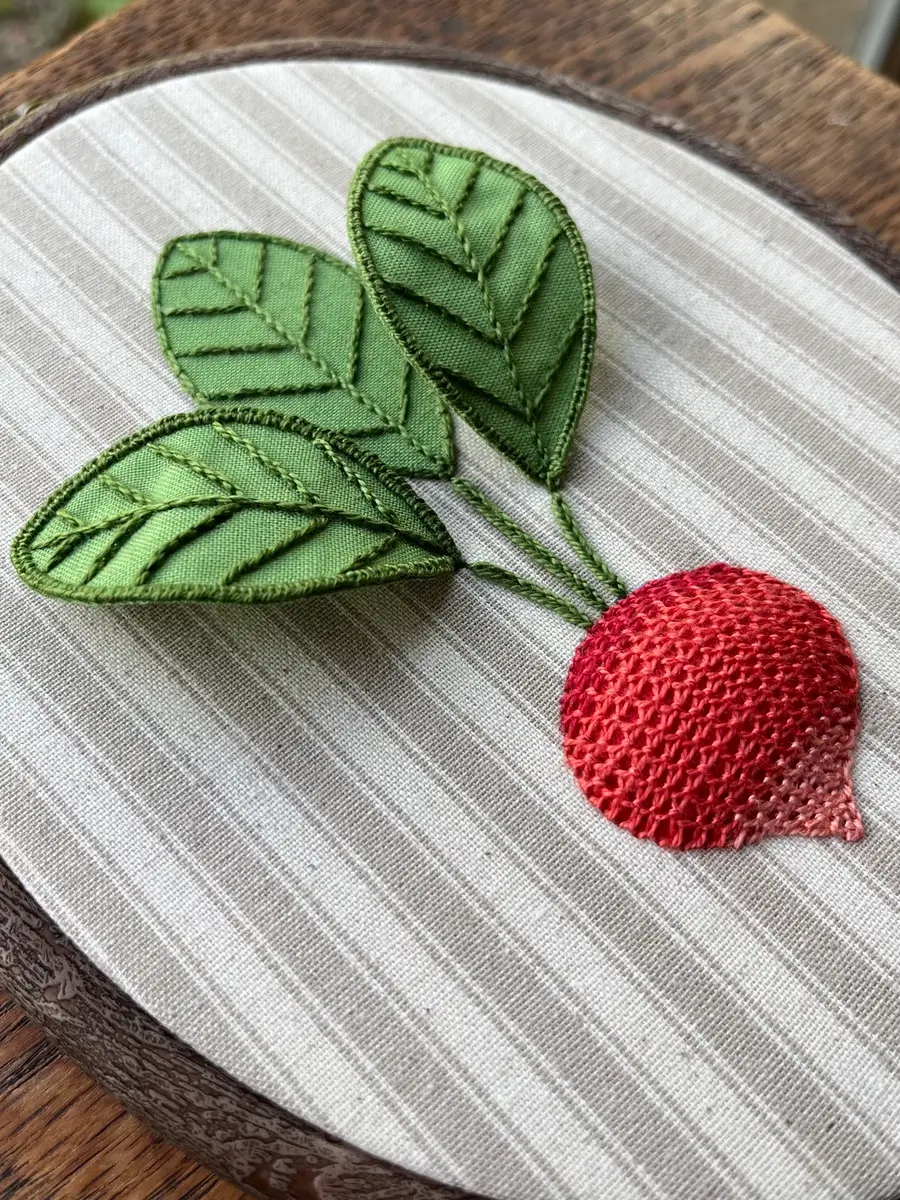 Introduction_to_Stumpwork_The_Raddish_HCP26042_Sue_Kim_02