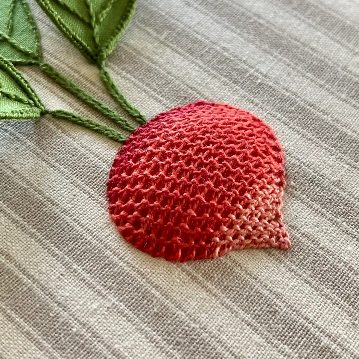 Introduction_to_Stumpwork_The_Raddish_HCP26042_Sue_Kim_04