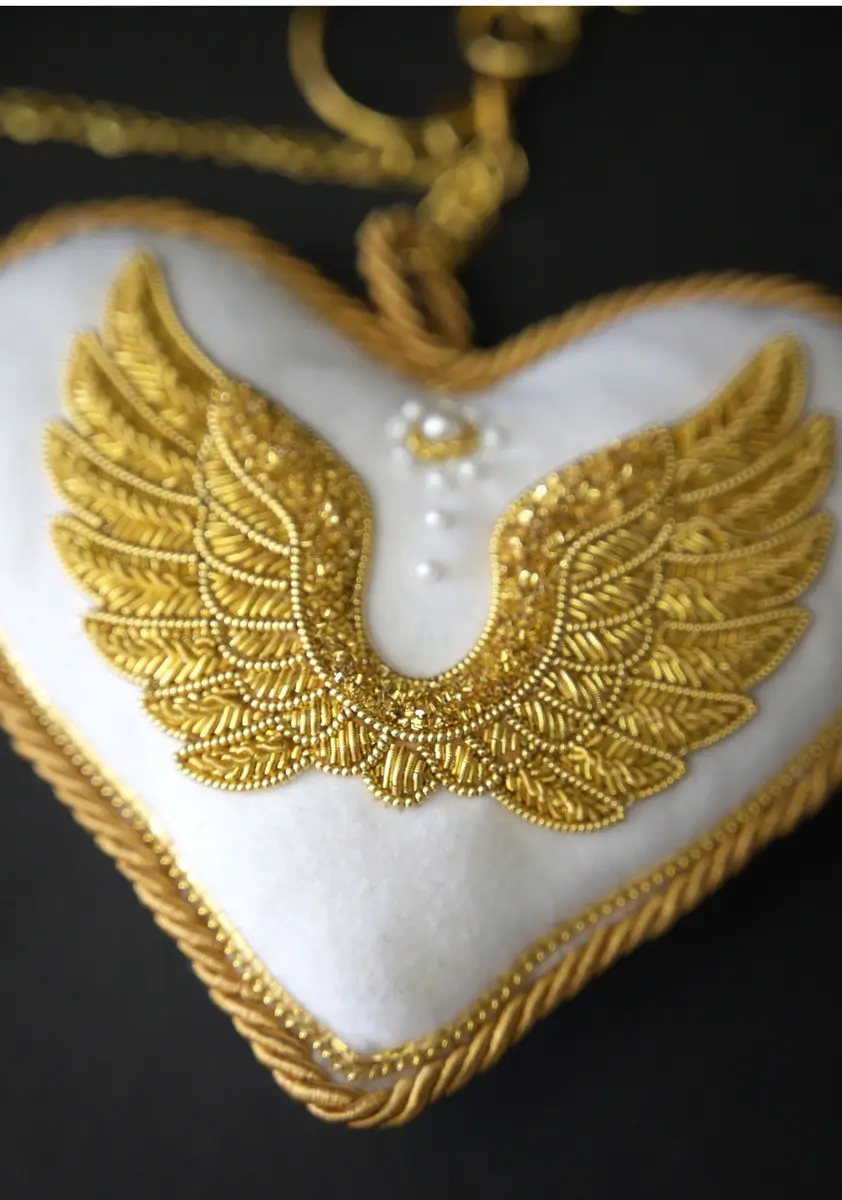 Wings_of_Love_Bag_charm_ONL26038_Kate_Pankhurst_01