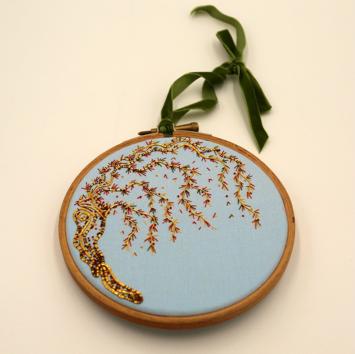 ONL26054-Autumn-Leaves-with-Auburn-Lucas.3